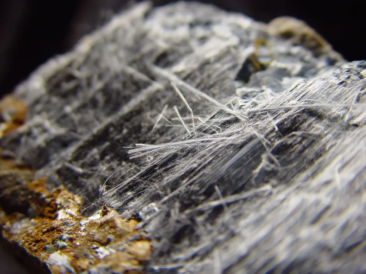 Fibres d'amiante à l'état brut